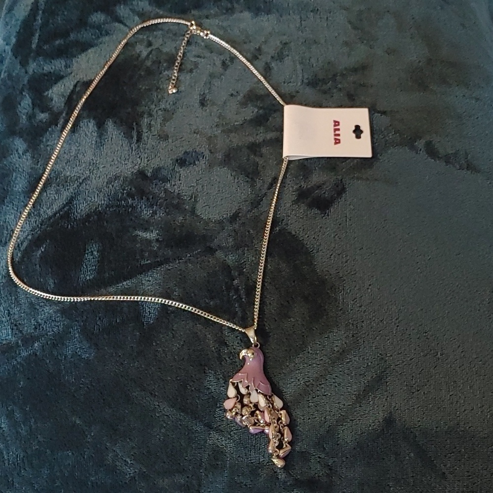 NWT Alia Purple Parrot Pendant With Silvertone Chain - Picture 5 of 7